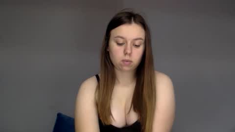 Snapshot of lillianx9zbld chatting on 10-14-25, 08:26 Lily online show from 10-14-25, 08:26