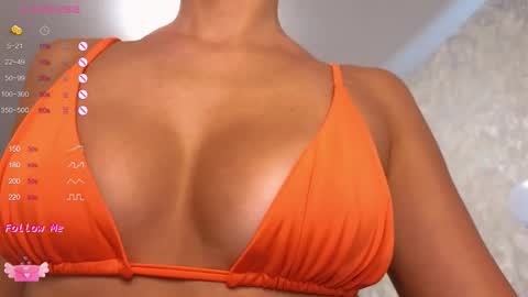 Snapshot of lilliasweety chatting on 10-14-25, 04:02 Lara Angel online show from 10-14-25, 04:02