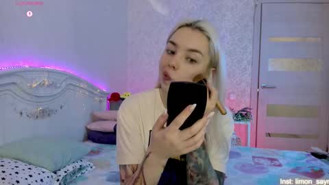 LilliMoore online show from 10-16-25, 11:28