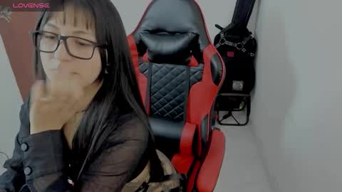 Snapshot of lillith_777 chatting on 11-10-25, 11:59 lillith_777 online show from 11-10-25, 11:59