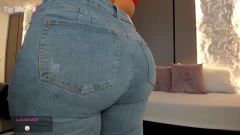 L I L L Y online show from 12-04-25, 12:36