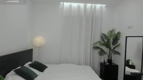 Lilly Colins online show from 12-22-24, 06:26