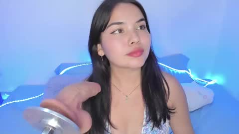 Snapshot of lilly_kinky chatting on 03-06-25, 03:46 Lilly online show from 03-06-25, 03:46