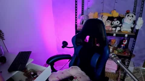 Lilly  online show from 12-14-25, 03:56