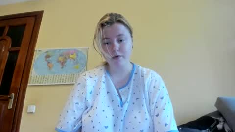 Lilly Depp online show from 10-22-25, 11:54