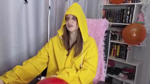 LillyFan X online show from 10-27-25, 05:11