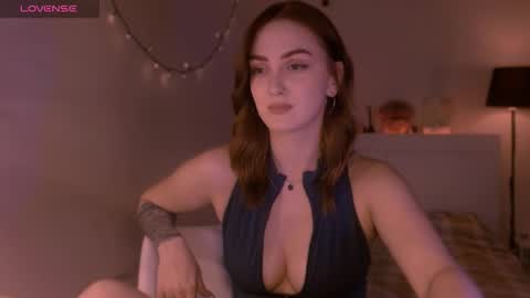 LillyFarey online show from 09-25-25, 04:32