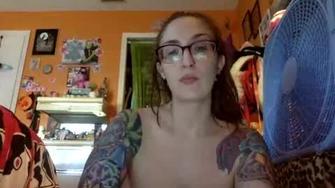 Snapshot of lillylushabae chatting on 11-14-25, 07:45 hi guys im back on here 3 online show from 11-14-25, 07:45