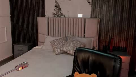 Lilly Ortiz online show from 02-13-26, 08:49