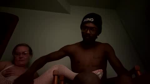 Snapshot of lilmommie0420 chatting on 11-13-25, 04:00 Mommy Daddy online show from 11-13-25, 04:00