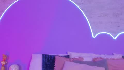 Lilou online show from 10-15-25, 11:54