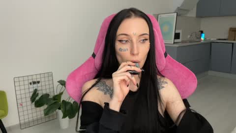 Snapshot of lilpresident chatting on 12-25-24, 08:50 lilpresident online show from 12-25-24, 08:50