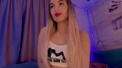 Snapshot of lilraif chatting on 10-25-25, 02:02 Lil online show from 10-25-25, 02:02