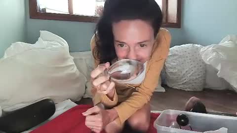 Lilrosiedoll online show from 10-08-25, 04:26