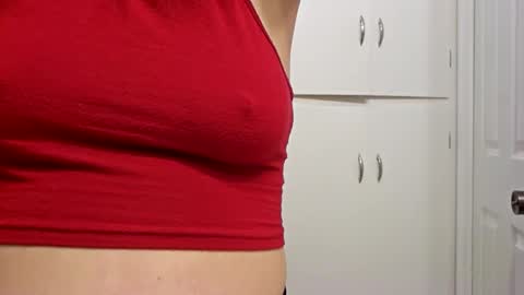 Snapshot of lilsirenluna chatting on 02-24-26, 07:17 Luna online show from 02-24-26, 07:17