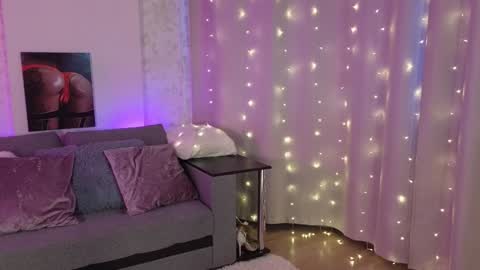 Lilu online show from 12-25-24, 06:09