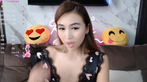 Lily online show from 01-31-25, 07:50