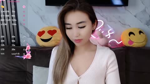 Lily online show from 02-06-25, 06:40