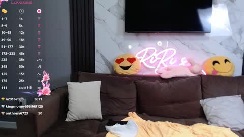 Lily online show from 02-12-25, 11:40