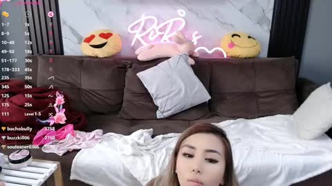 Lily online show from 02-25-25, 08:25