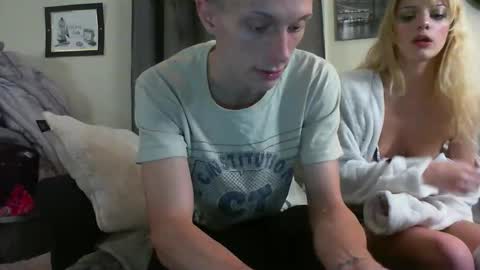 Snapshot of lilvioletxxx chatting on 10-16-25, 02:45 Little Violet online show from 10-16-25, 02:45