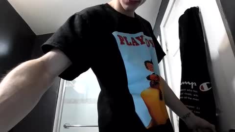 Snapshot of lilvioletxxx chatting on 11-26-25, 01:45 Little Violet online show from 11-26-25, 01:45