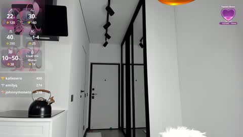 LILY online show from 01-24-25, 04:49