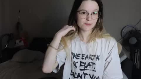 lily_and_jake online show from 11-21-25, 07:07