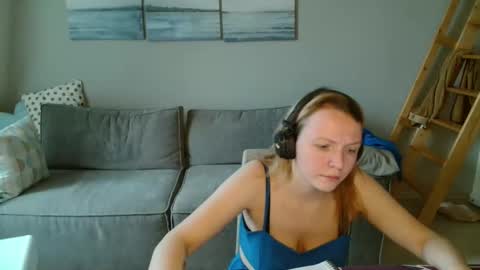 Snapshot of lily_dollyx chatting on 11-11-25, 10:04 Lily dollyx online show from 11-11-25, 10:04