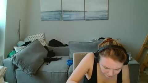 Snapshot of lily_dollyx chatting on 11-18-25, 10:20 Lily dollyx online show from 11-18-25, 10:20