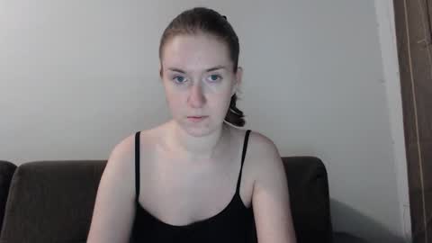 lily_love_x online show from 09-23-25, 10:02