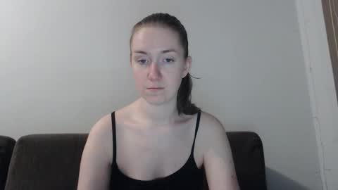 lily_love_x online show from 10-23-25, 09:57