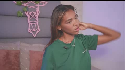 Lily Miiller online show from 11-17-25, 08:58