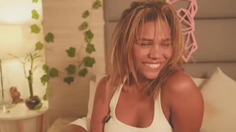 Lily Miiller online show from 01-08-26, 09:06