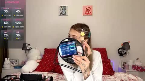 Snapshot of lily_more chatting on 11-18-25, 12:09 Lily my first stream online show from 11-18-25, 12:09