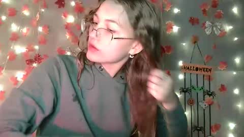 small lily online show from 10-19-25, 03:01
