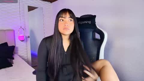 lily_waist online show from 10-04-25, 11:08