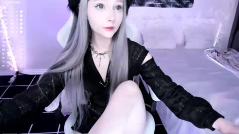 Lily online show from 12-21-25, 04:52