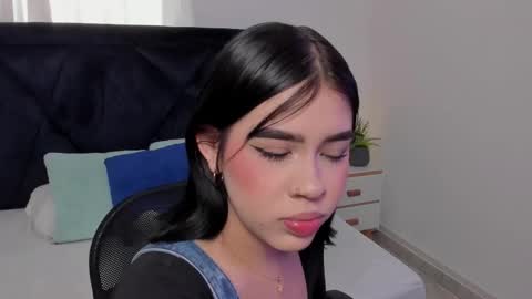 Snapshot of lily_woodz chatting on 02-19-26, 07:32 LilyWoodz online show from 02-19-26, 07:32