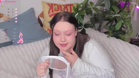 Lily online show from 10-16-25, 03:18