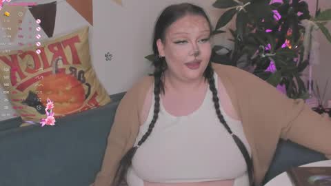 Lily online show from 10-30-25, 04:52