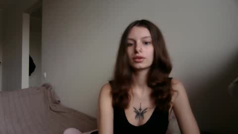 lilycandy_ online show from 10-22-25, 10:59