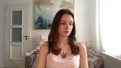 lilycandy_ online show from 02-09-26, 10:41