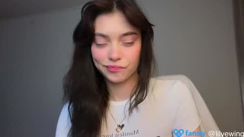 Lily   online show from 01-29-25, 05:35