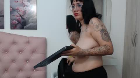 lilyfox23 online show from 09-09-25, 12:37