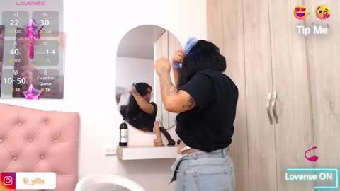 lilyfox23 online show from 01-17-26, 12:32