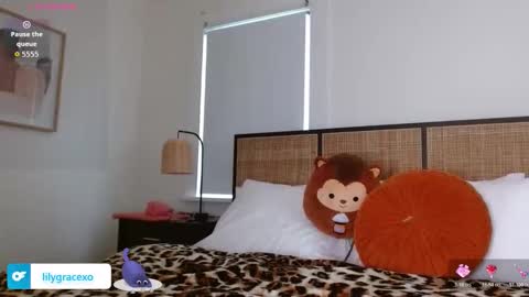 Lily Grace online show from 11-22-25, 11:48