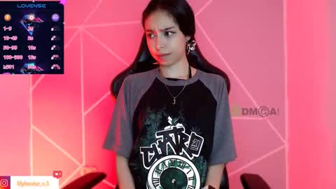 Snapshot of lilylouisee_ chatting on 11-19-25, 04:40 Liliana louise online show from 11-19-25, 04:40
