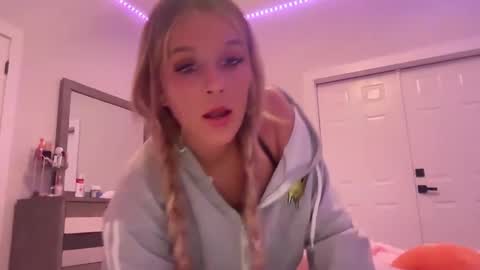 Lily Summers online show from 02-12-25, 05:37
