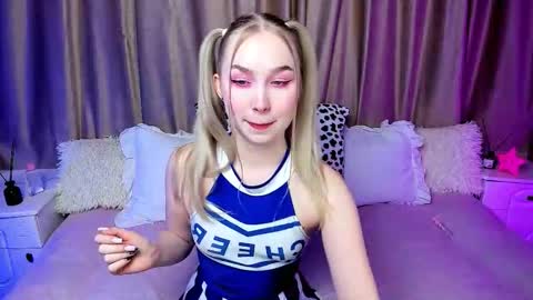 Lilian online show from 10-13-25, 04:23